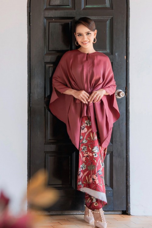 Elara Kaftan in Wine Red